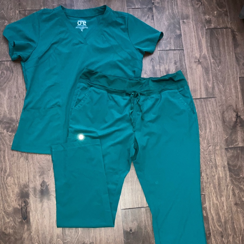 COPY - Barco One Scrubs, Hunter Green